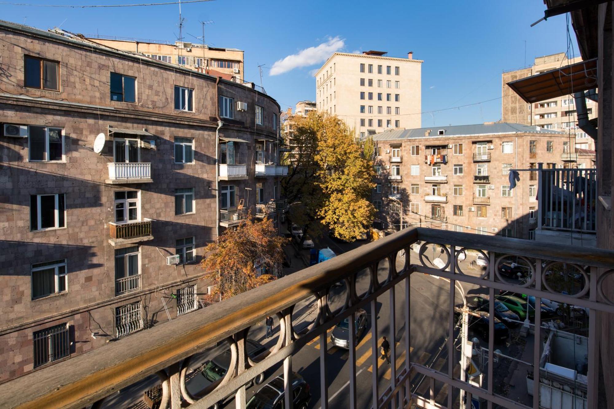 Hotelise L Canvas Apartment Yerevan Exterior photo